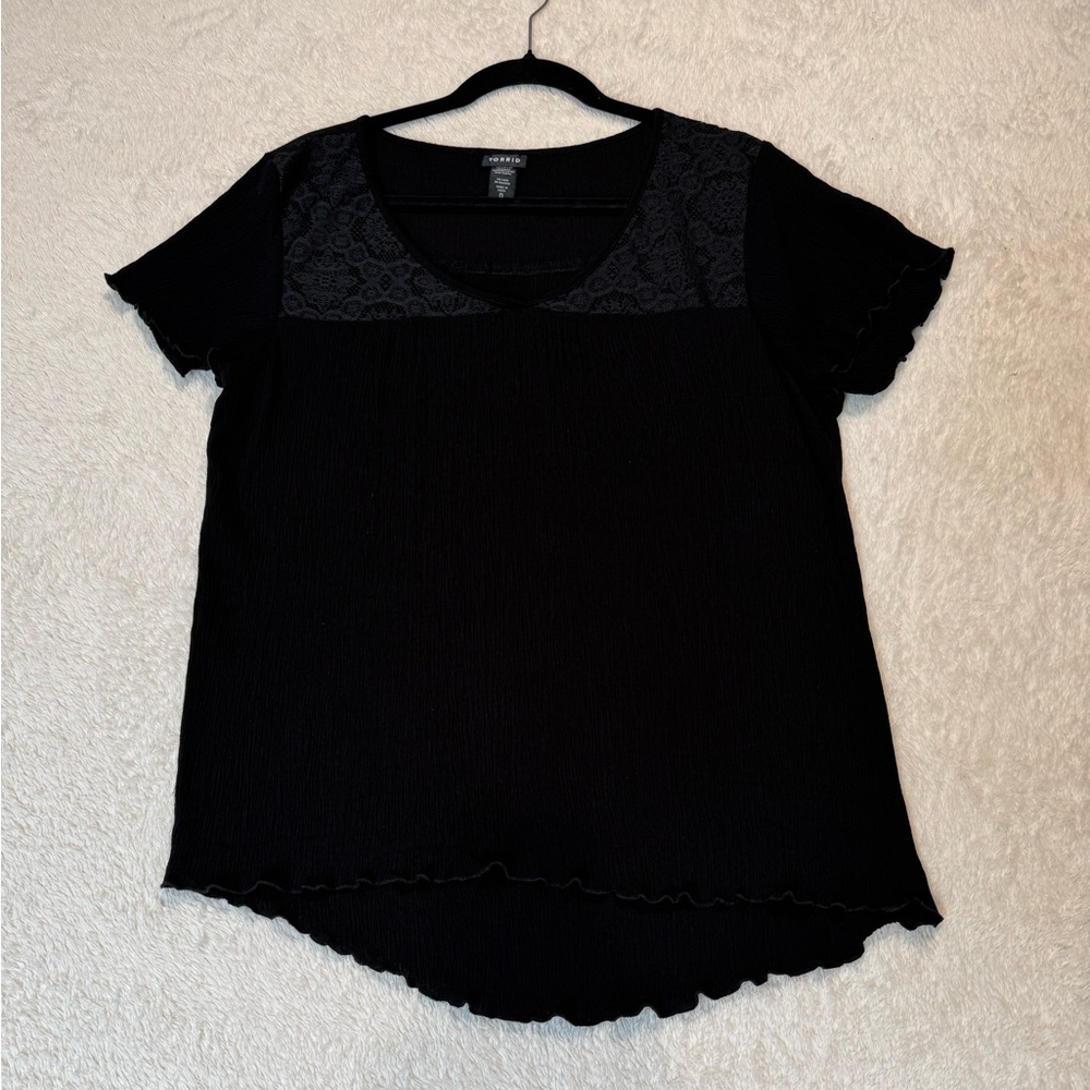 Torrid Short Sleeves Lace Detail Top Size 0 (Large/12) Black